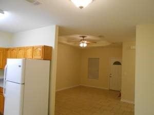 9 feet Dining Area - 745 N Nicholson Ave