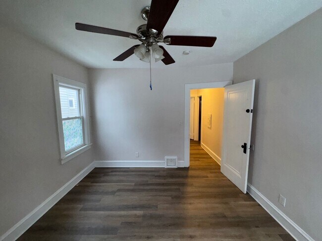 Building Photo - 3264 W 130th St