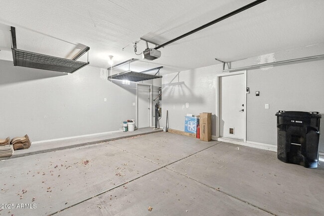 Building Photo - 15927 N 171st Dr