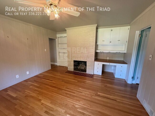 Building Photo - 3300 Anderson Dr