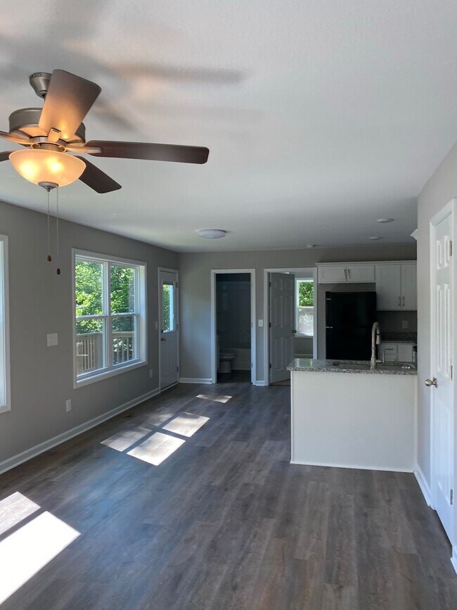 Building Photo - Brand New 2 Story Duplex!!  Close to Downt...