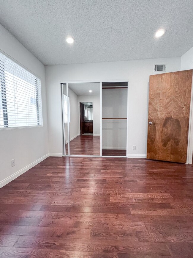 Building Photo - Spacious, Two-Story Townhouse In Prime San...