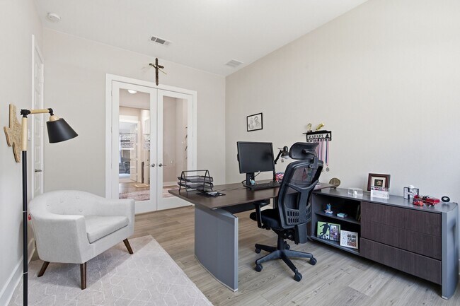 Building Photo - 28065 Willow Gln Dr