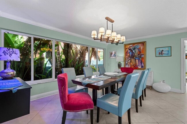 Building Photo - 2325 Barcelona Dr