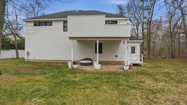 Building Photo - 420 Maple Ave S