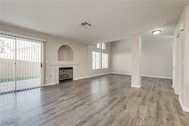 Building Photo - 7816 Calico Flower Ave
