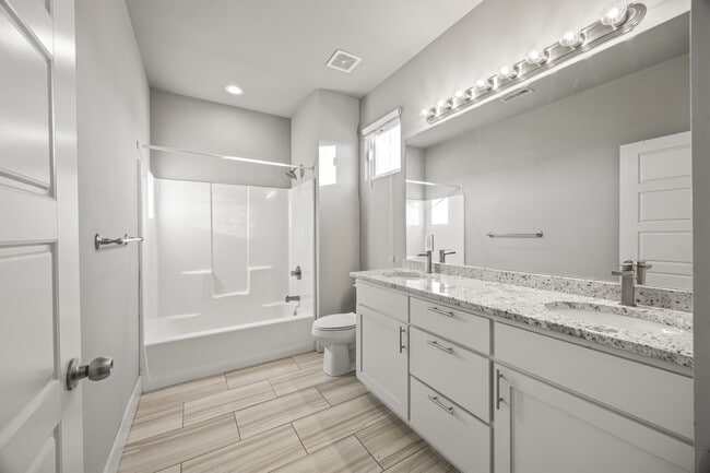 Building Photo - 2051 S Florida Way