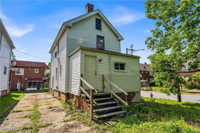 Building Photo - 17308 Grovewood Ave