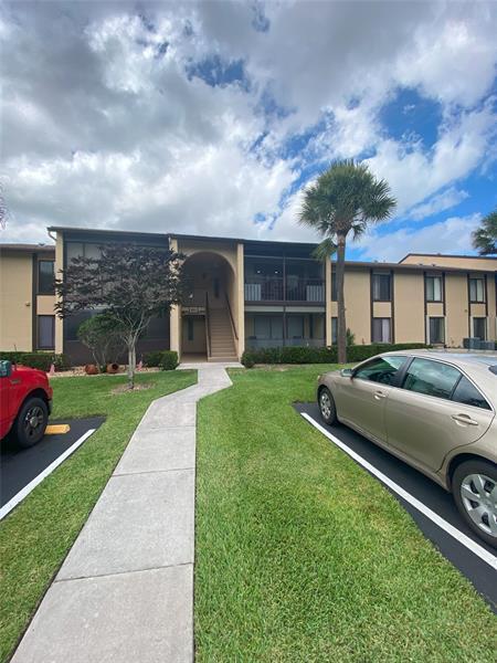 Building Photo - 821 Sky Pine Way