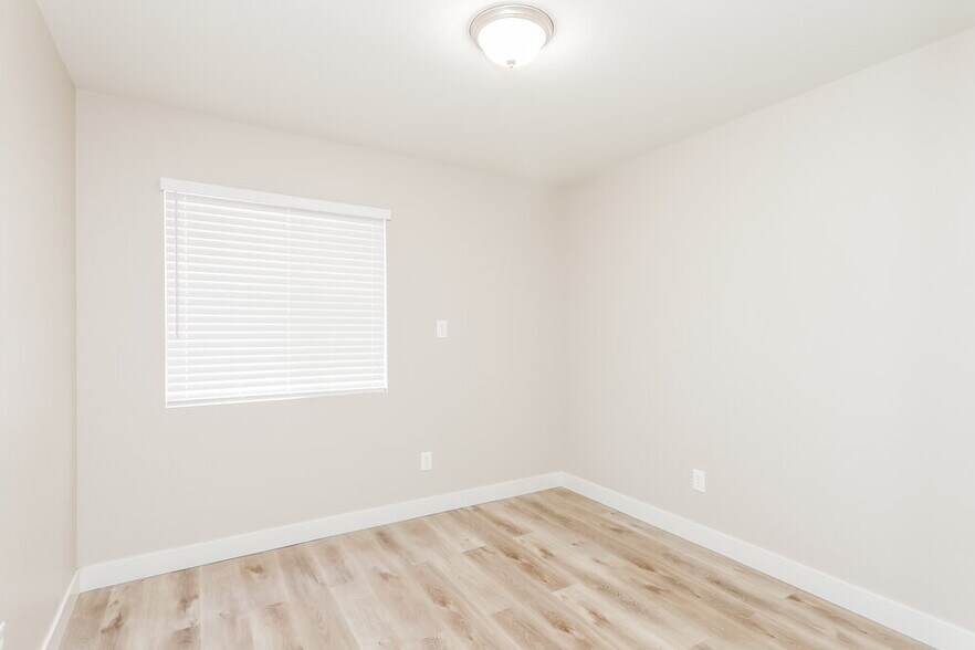 Building Photo - 964 Moore Oaks Ct