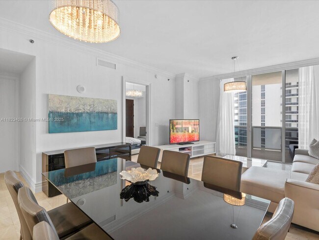 Building Photo - 15901 Collins Ave