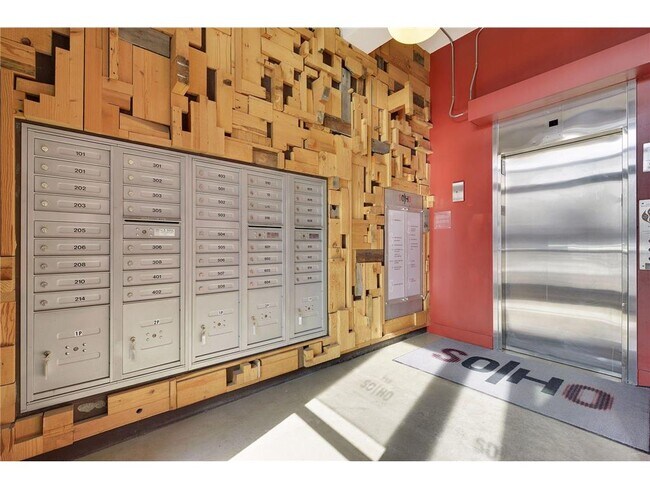 Building Photo - 718 N Washington Ave