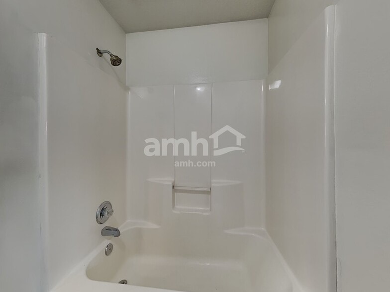 Building Photo - 211 Juniper Leaf Way