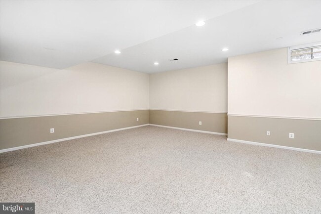 Building Photo - 5 Trewbridge Ct