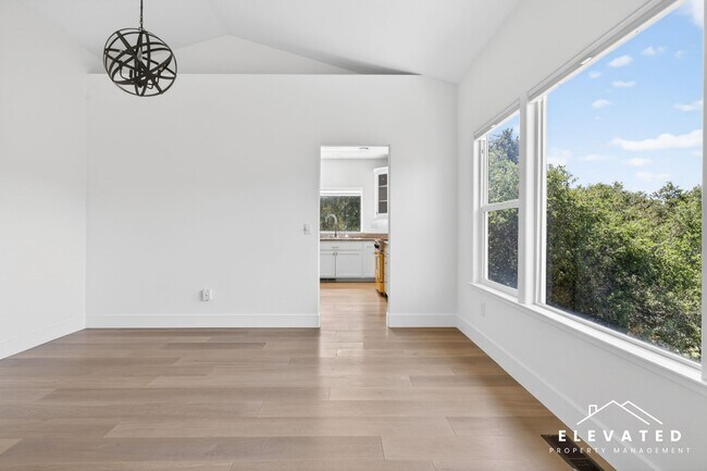 Building Photo - 9400 Chalk Hill Rd