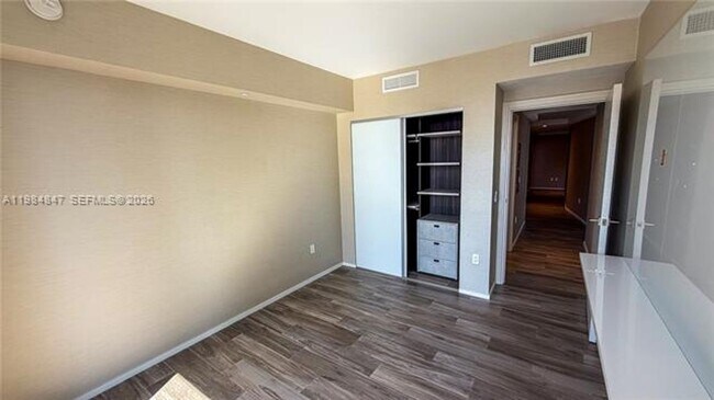 Building Photo - 801 S Miami Ave