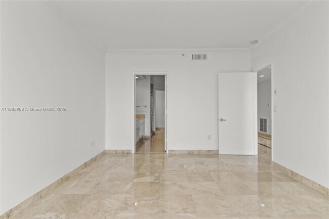 Building Photo - 703 Crandon Blvd