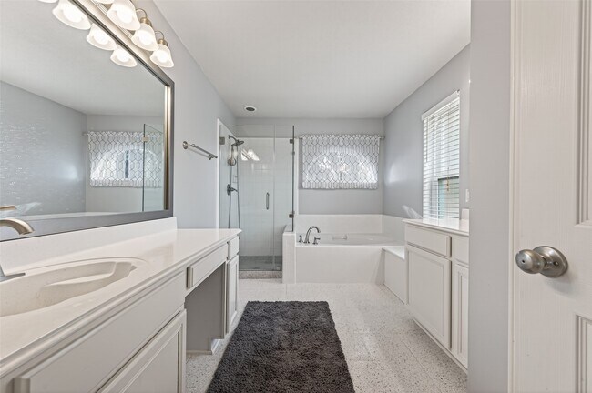 Building Photo - 6710 Creek Village Dr