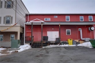 Building Photo - 138 S Union St