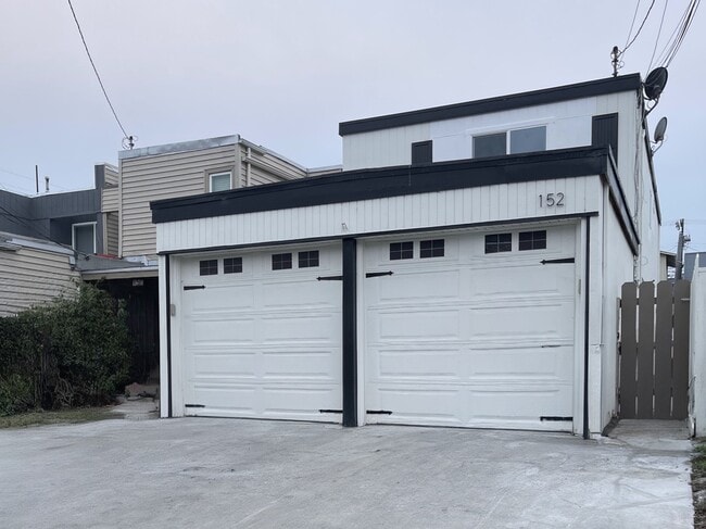 Building Photo - 1 A St