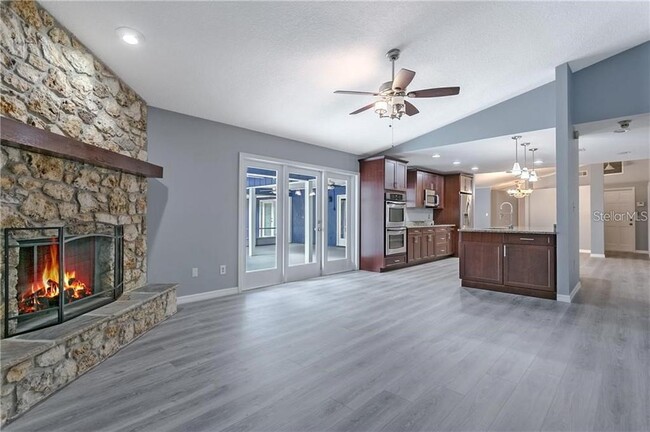 Building Photo - 2038 Crowley Cir W