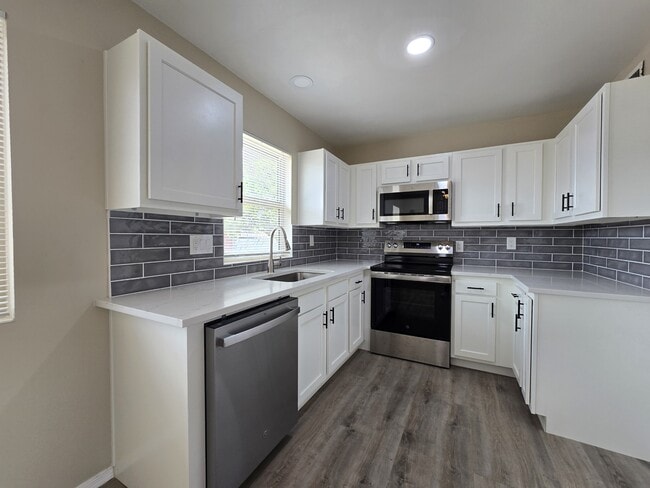 Building Photo - 3645 S Alberta Pl