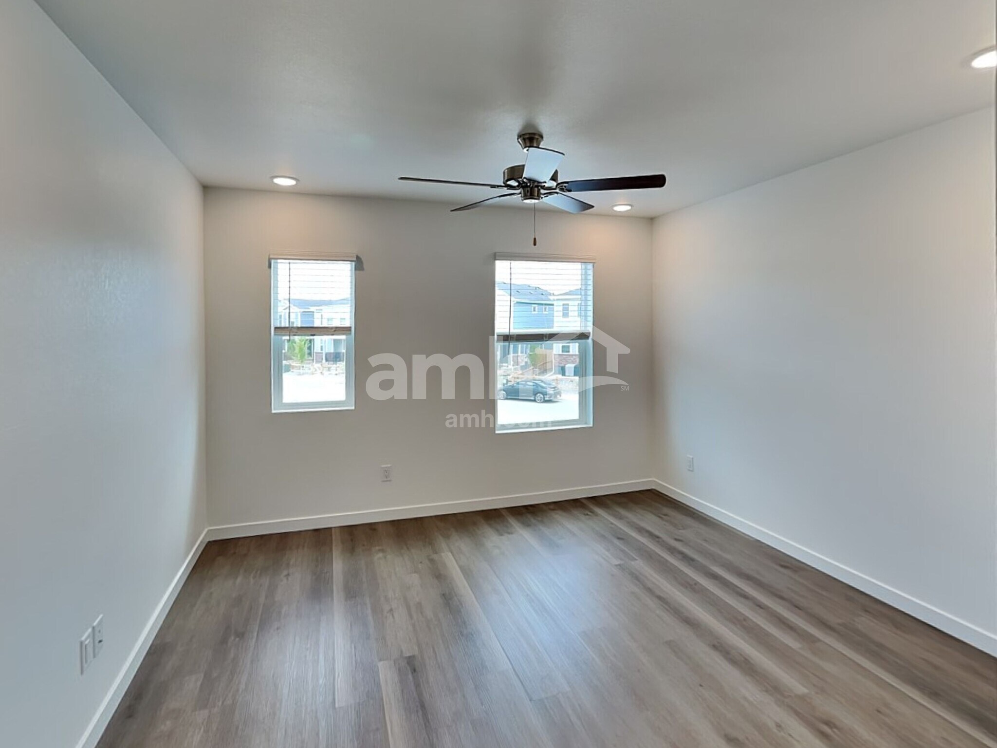 Building Photo - 304 N Addison Way