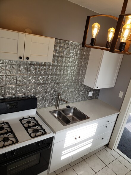 Building Photo - 2920 Columbus St