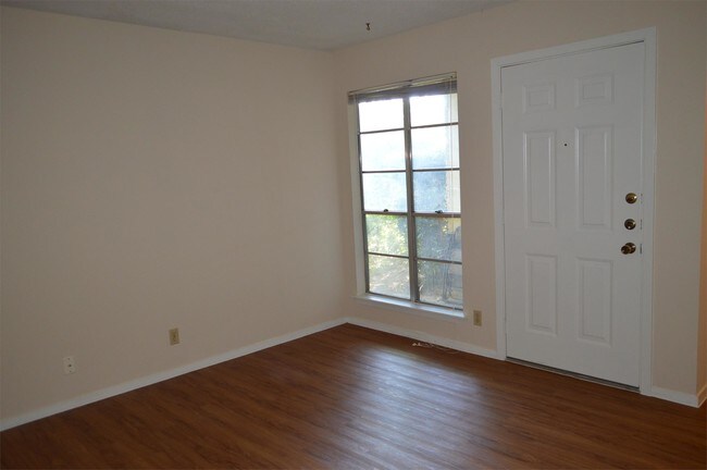 Building Photo - 3426 Willowrun Dr