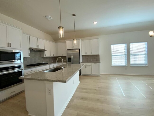 Building Photo - 247 Du Bois Ln