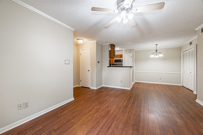 Building Photo - 2121 Hepburn St