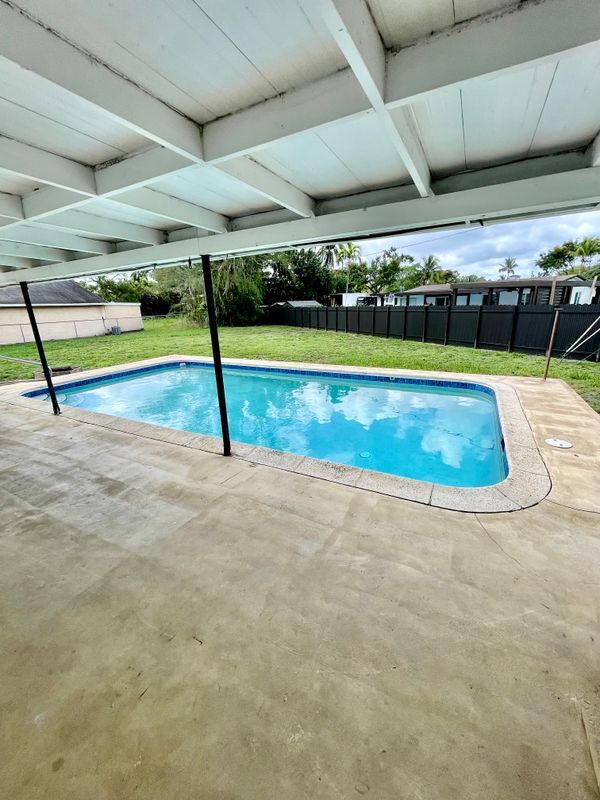 Building Photo - 4430 W Broward Blvd
