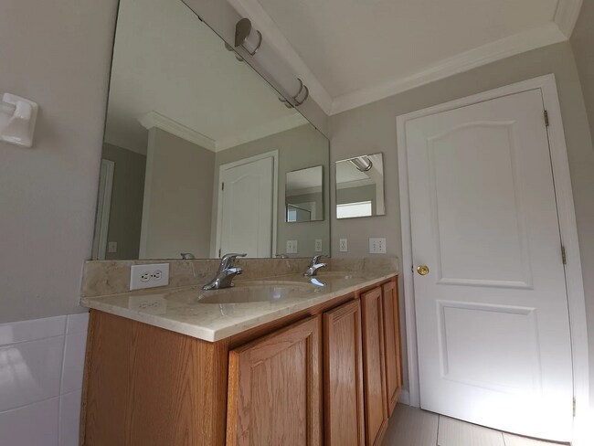 Building Photo - 14635 Keelford Way
