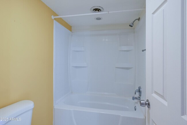 Building Photo - 4142 E Calle Redonda