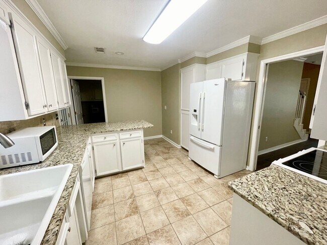 Building Photo - 503 Brookstone Dr