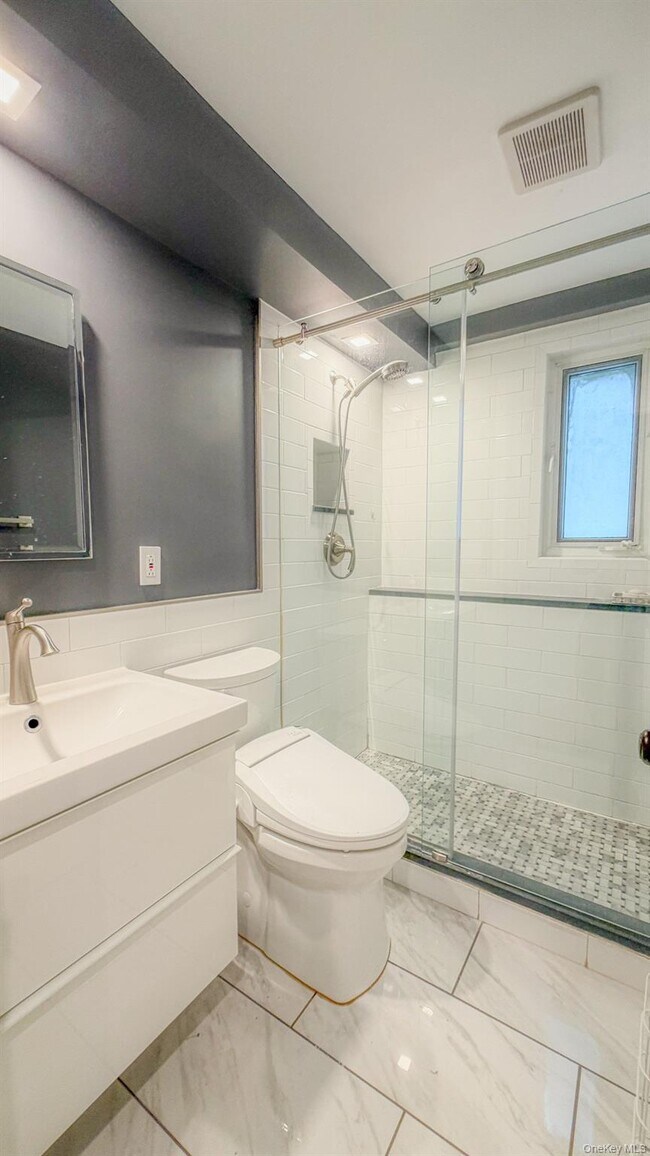 Building Photo - 16 Brookside Dr