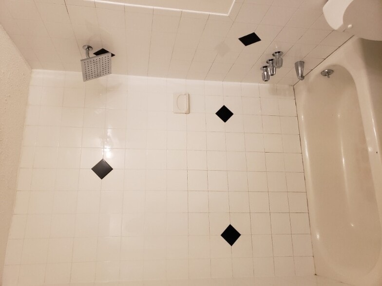 Building Photo - 8810 Albemarle Rd