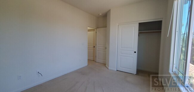 Building Photo - 1715 Bilbao Dr