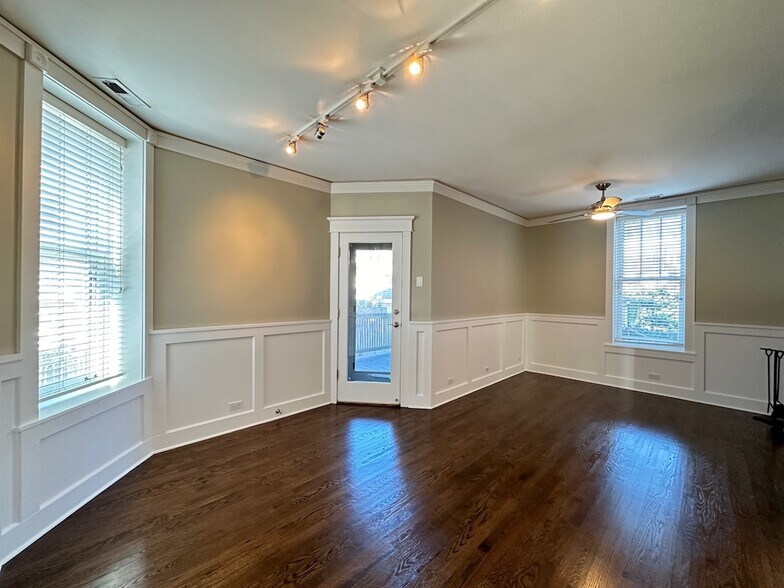 Building Photo - 3616 N Bosworth Ave