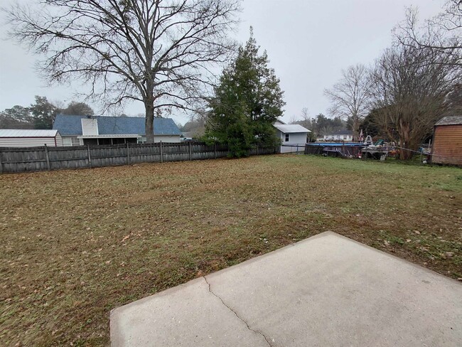 Building Photo - 1347 Lawndale Rd