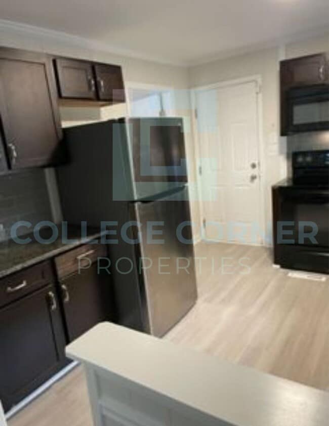 Building Photo - 1457 Brookwood Dr