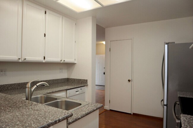 Building Photo - Beautiful Single Family Home in Niles Dist...