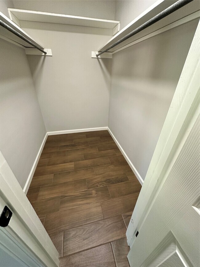 Building Photo - 1413 Forehand St