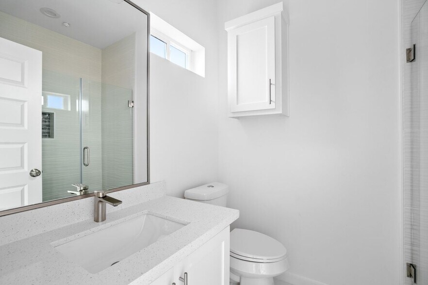 Building Photo - 11502 N 24th St