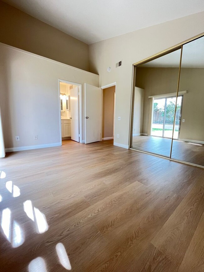 Building Photo - RECENTLY REFURBISHED  SINGLE STORY HOUSE W...
