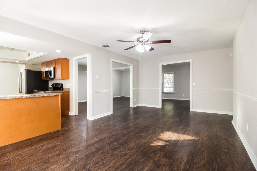 Building Photo - 960 Apple Ln