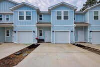 Building Photo - 1026 McLaren Cir