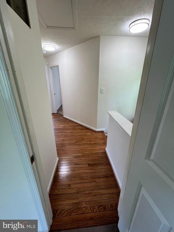 Building Photo - 209 Eaton Ct