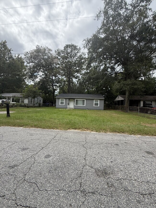 Building Photo - 213 Johns Rd