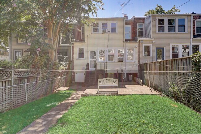 Building Photo - 1513 Allison St NW